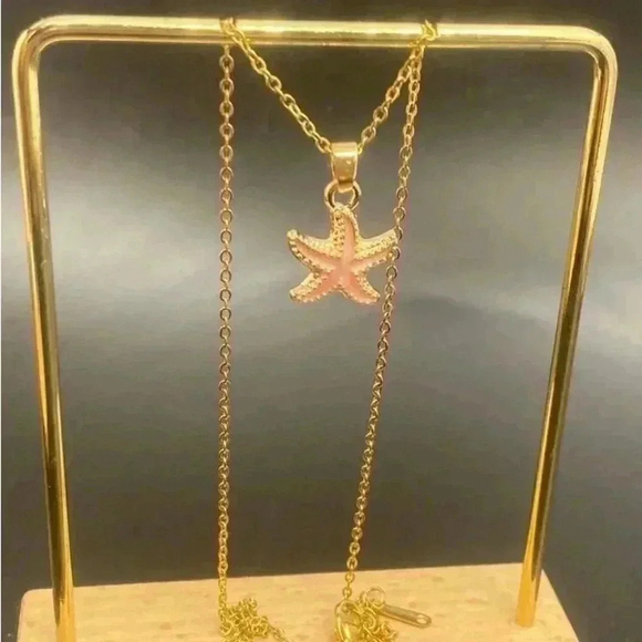 ⚠️Clearance Pink Starfish Necklace Yellow Gold - Picture 3 of 4